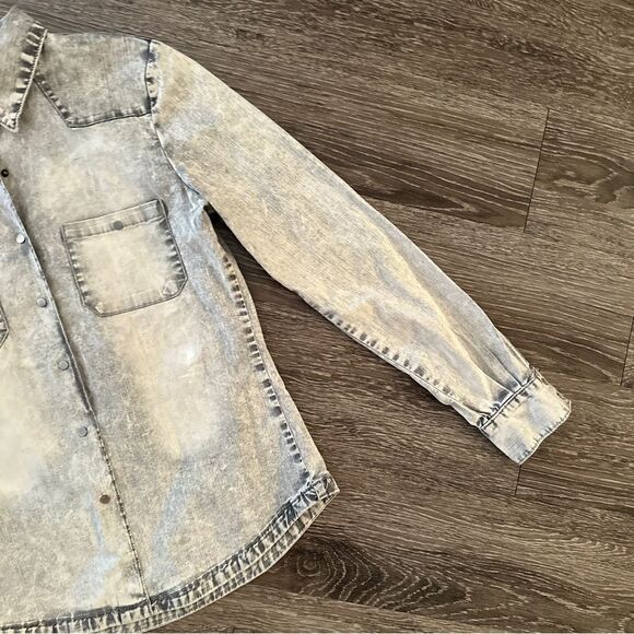 Witchery Grey Snap Button Up - Picture 4 of 9